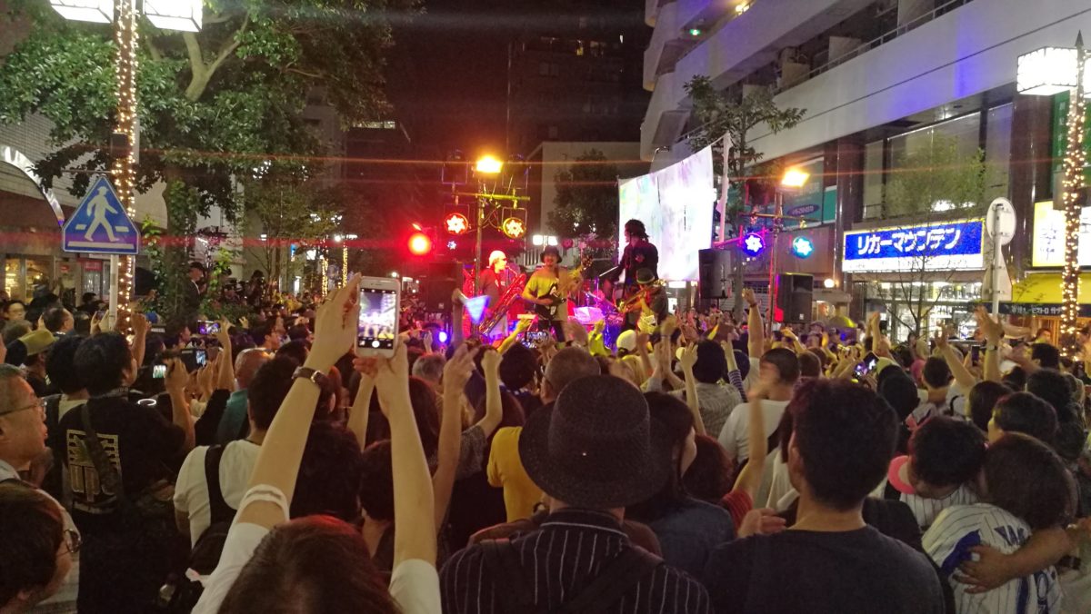 ライブ化している盆踊り会場