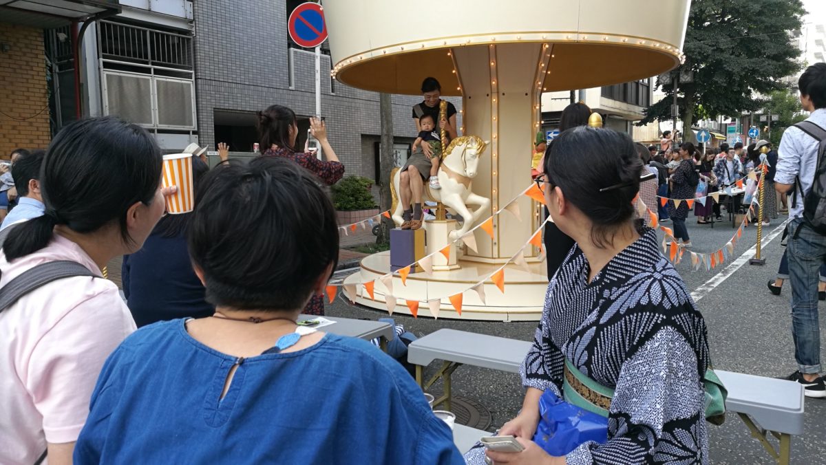 親子向けには組み立て式メリーゴーランド