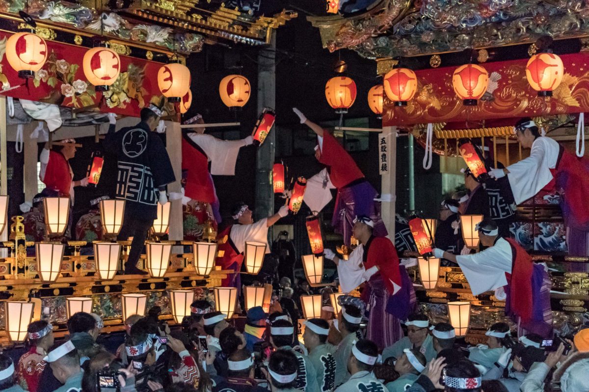 秩父夜祭|屋台すれ違い