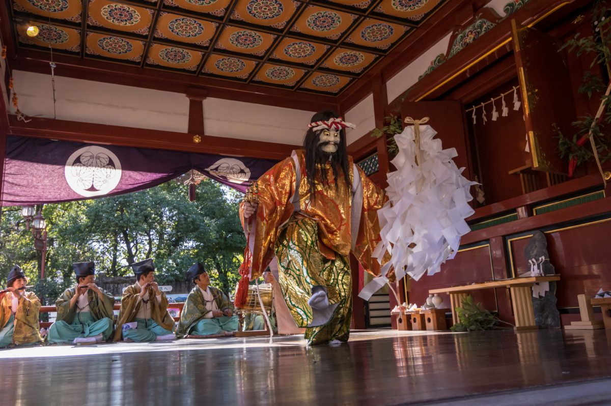秩父夜祭の奉納神楽
