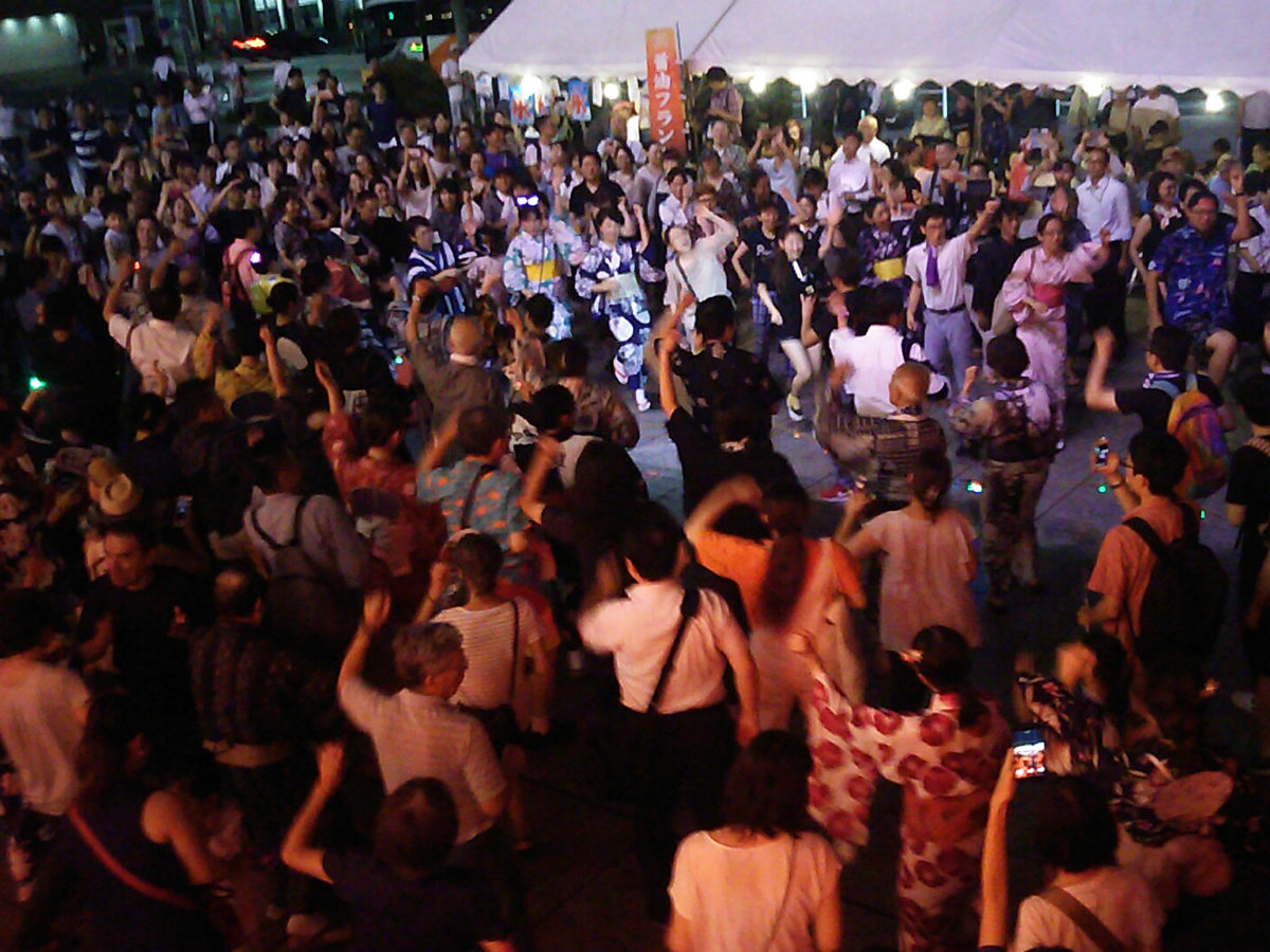 第6回中野駅前大盆踊り大会の様子(※)