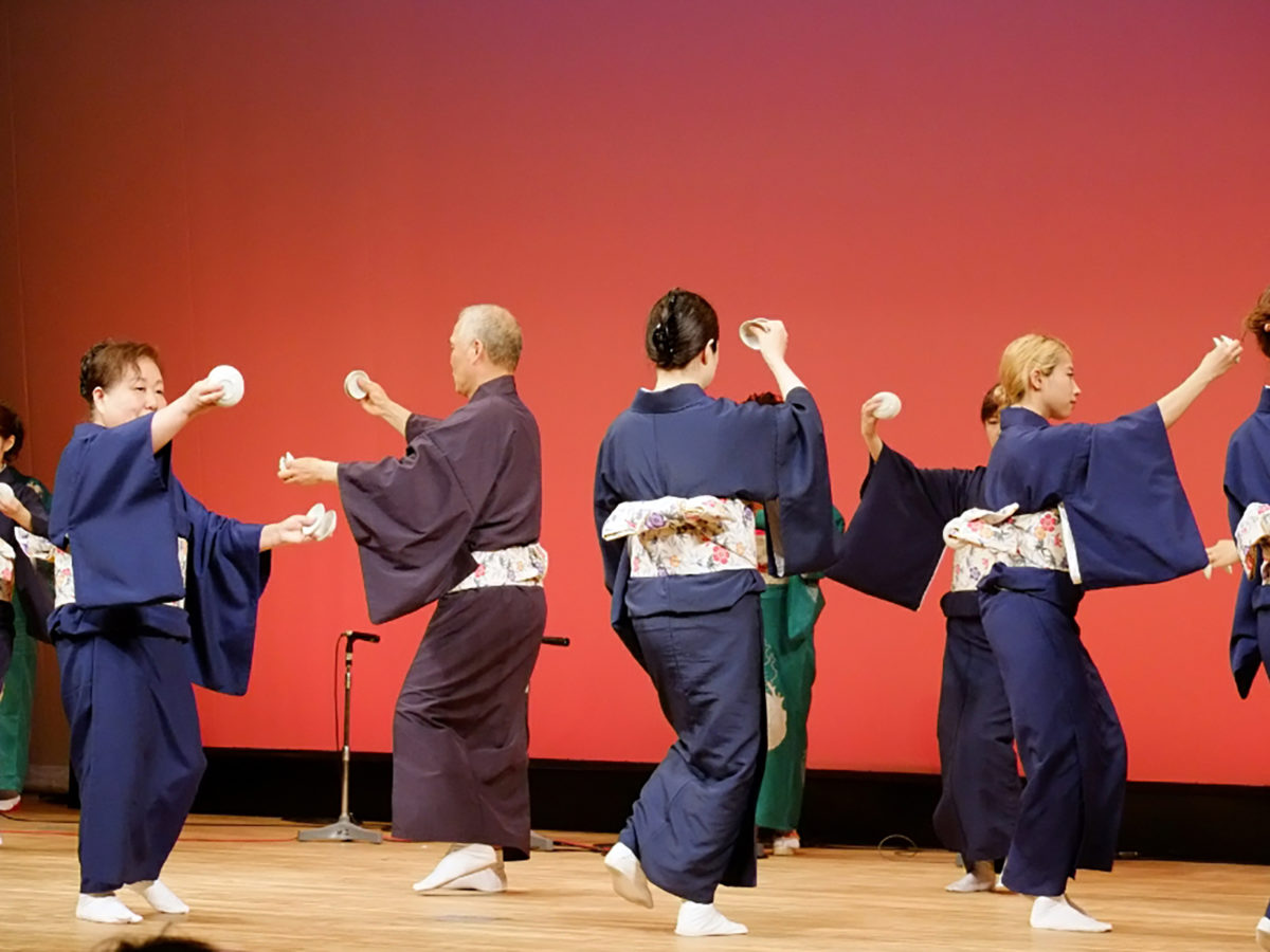 中野区民謡連盟春季民謡民舞大会に出演する鳳蝶流の舞台