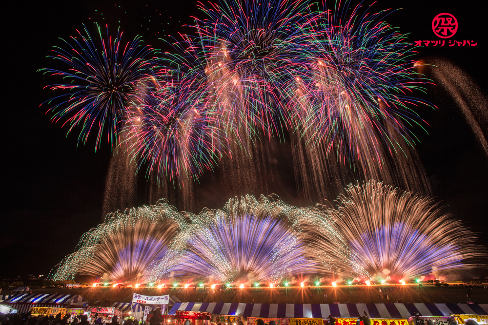 音楽と花火のコラボレーション　ミュージックスターマイン【紅屋青木煙火】