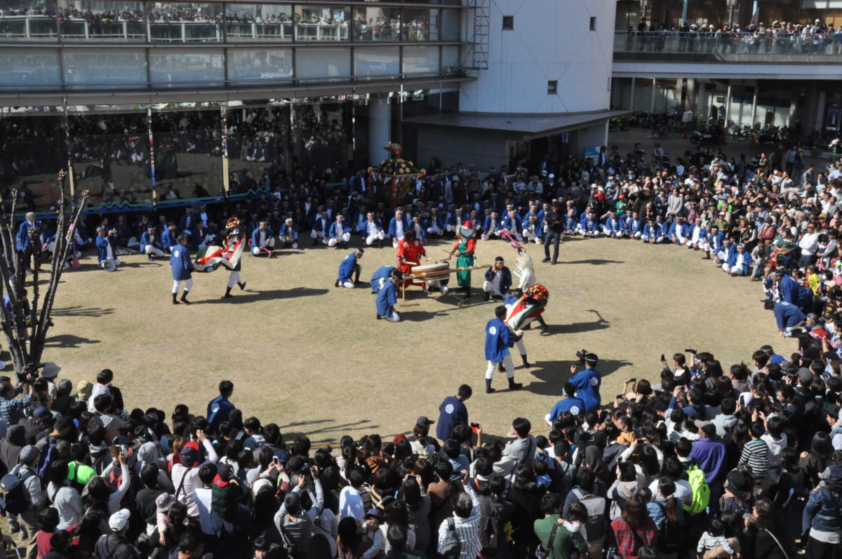 ベッチャー祭り｜神輿
