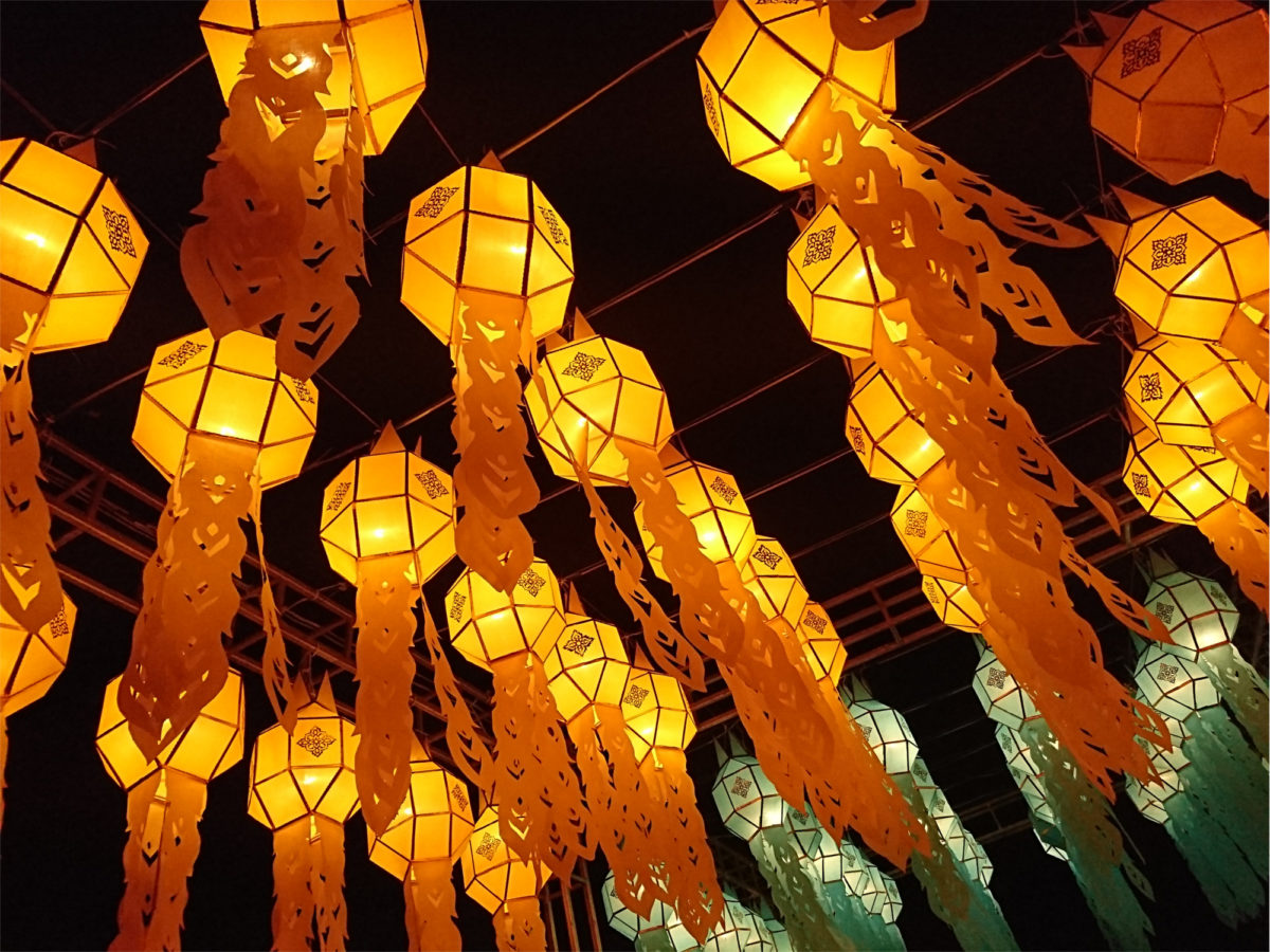 三人の王様記念碑