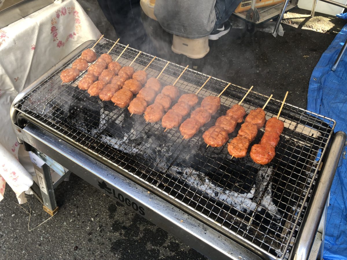 いちょう団地まつりの屋台で売られていた串焼き