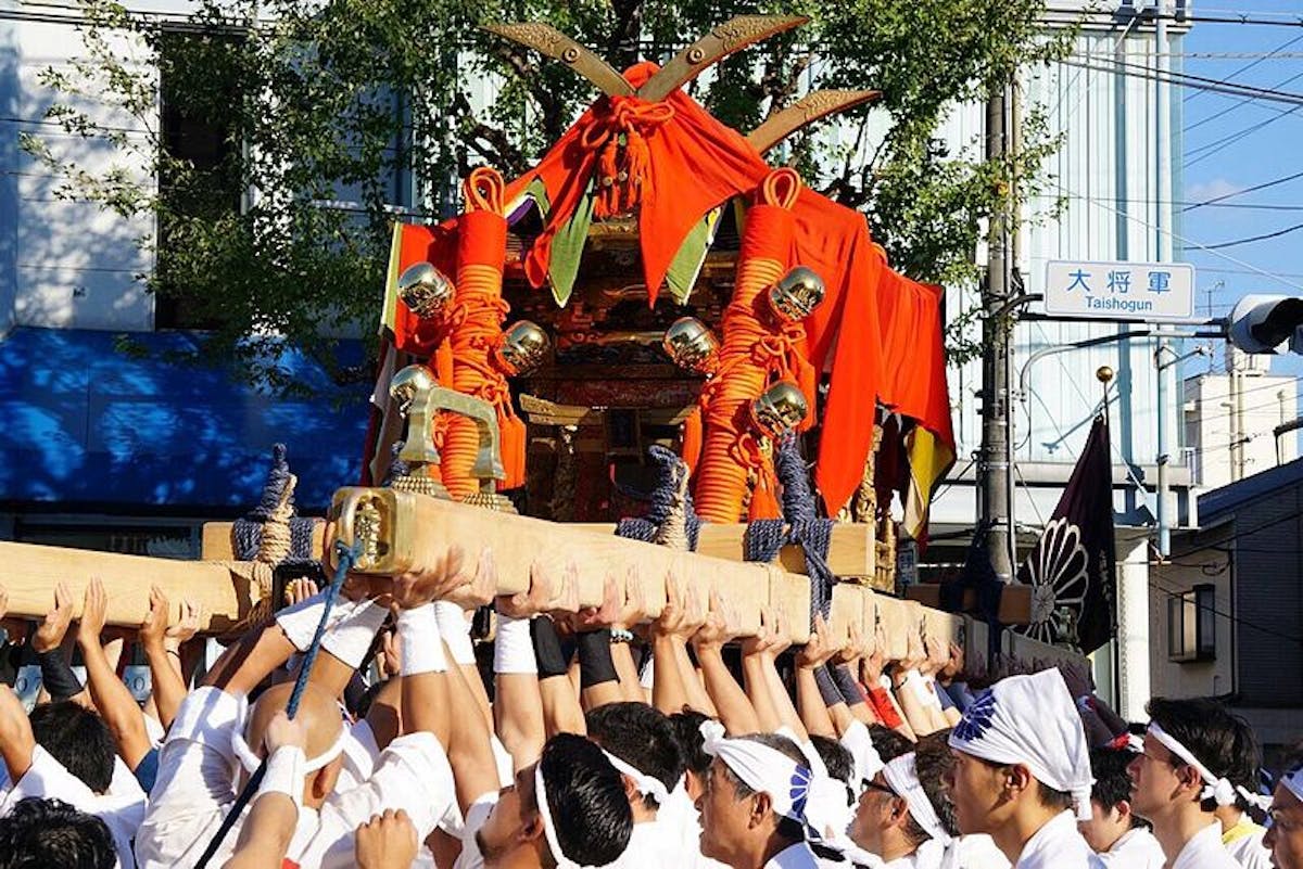 例大祭ってなに?他のお祭りとどう違うの?