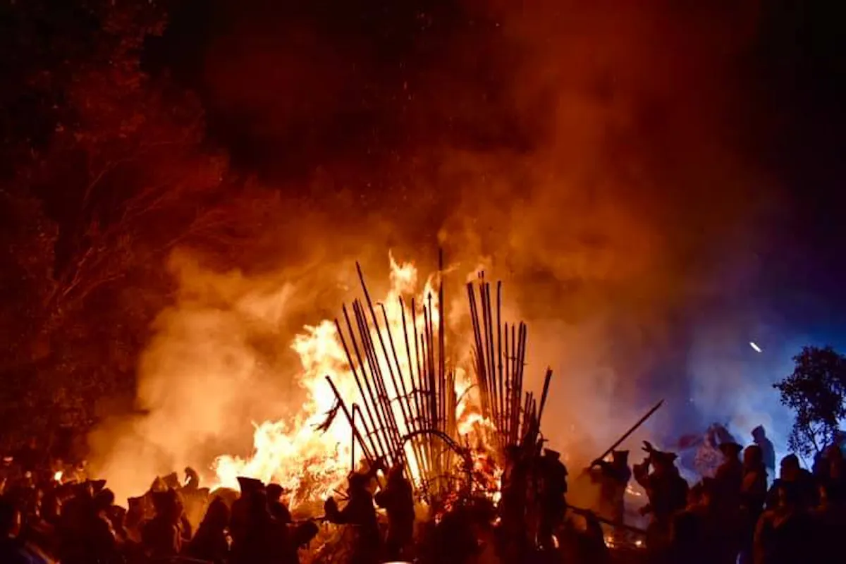1200年続く最も危険な火祭り 鳥羽の火祭りの間近で祭り熱を感じ取った オマツリジャパン あなたと祭りをつなげるメディア