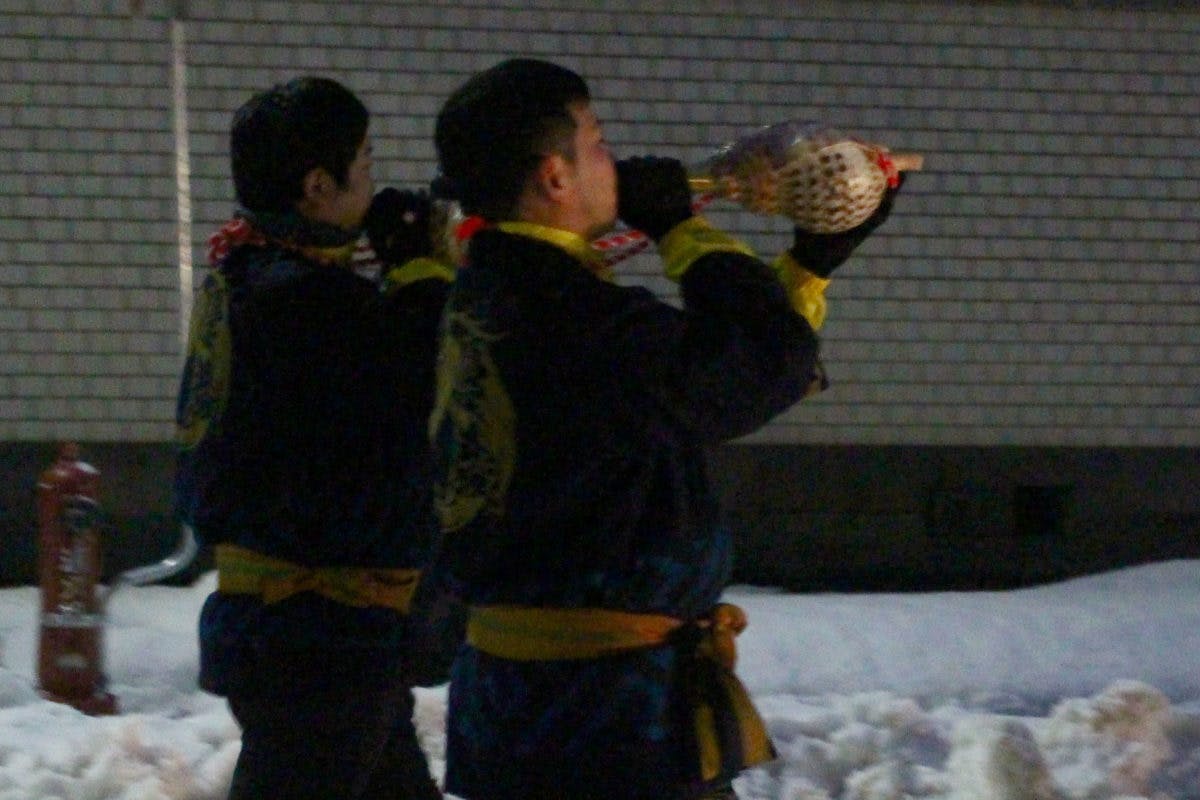 75尋(136m)の綱を市民総出で引き合う!大曲の綱引きレポート