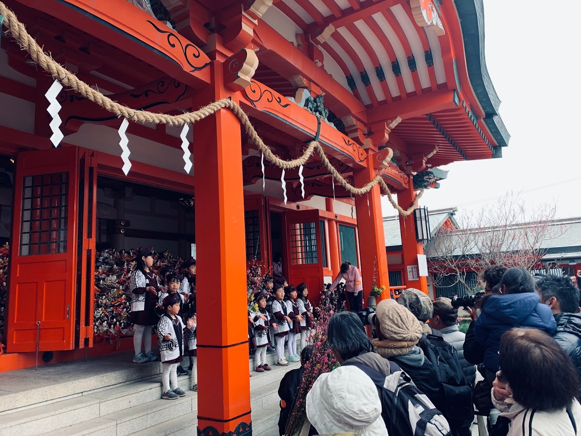 幼稚園児たちによるお唄の合唱