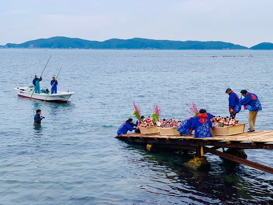 淡嶋神社のひな流し