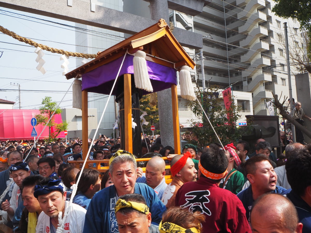 かなまら船神輿