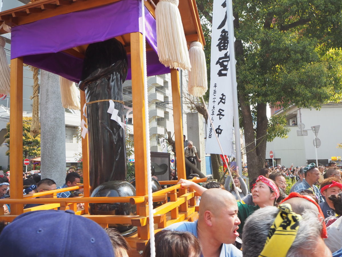 かなまら船神輿