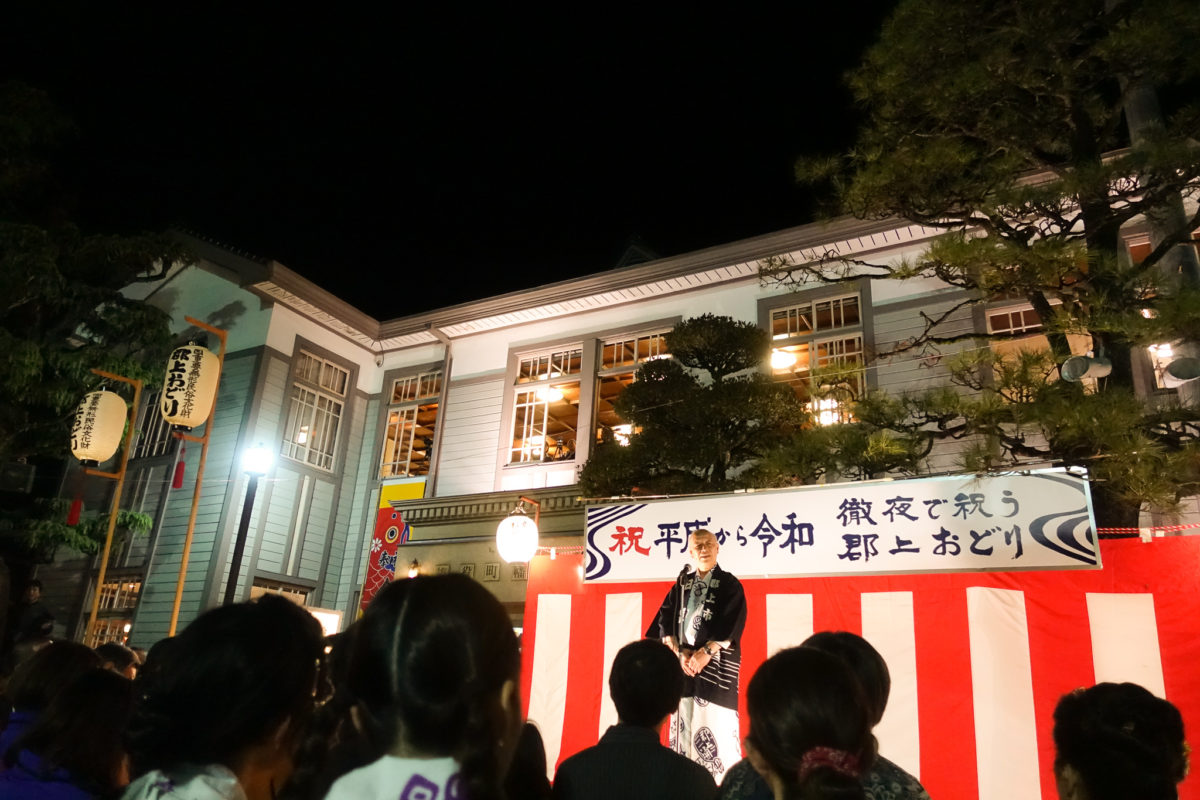 徹夜で祝う郡上おどり