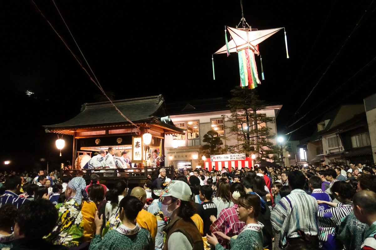 徹夜で祝う郡上おどり
