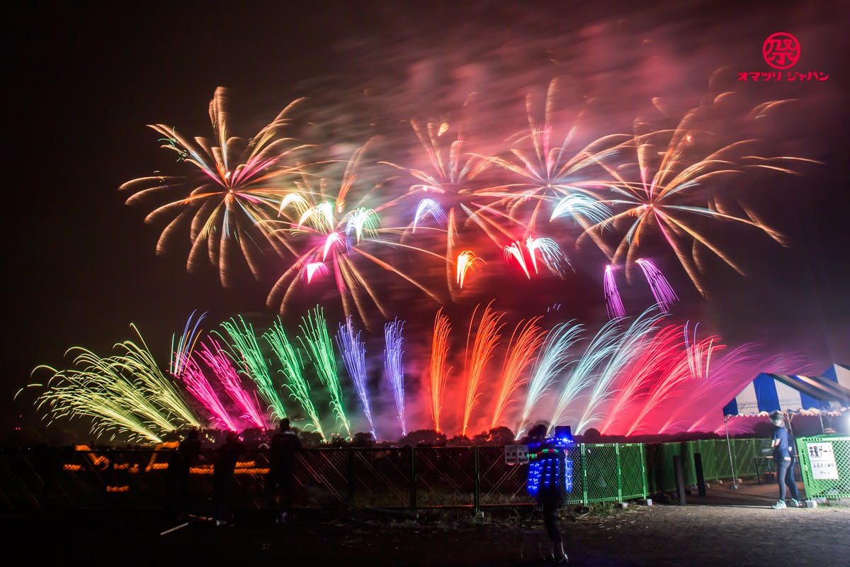 花火大会の最盛期いよいよ到来 花火鑑賞士による花火大会のhow Toとは オマツリジャパン あなたと祭りをつなげるメディア 花火大会の最盛期いよいよ到来 花火鑑賞士による花火大会のhow Toとは オマツリジャパン あなたと祭りをつなげるメディア