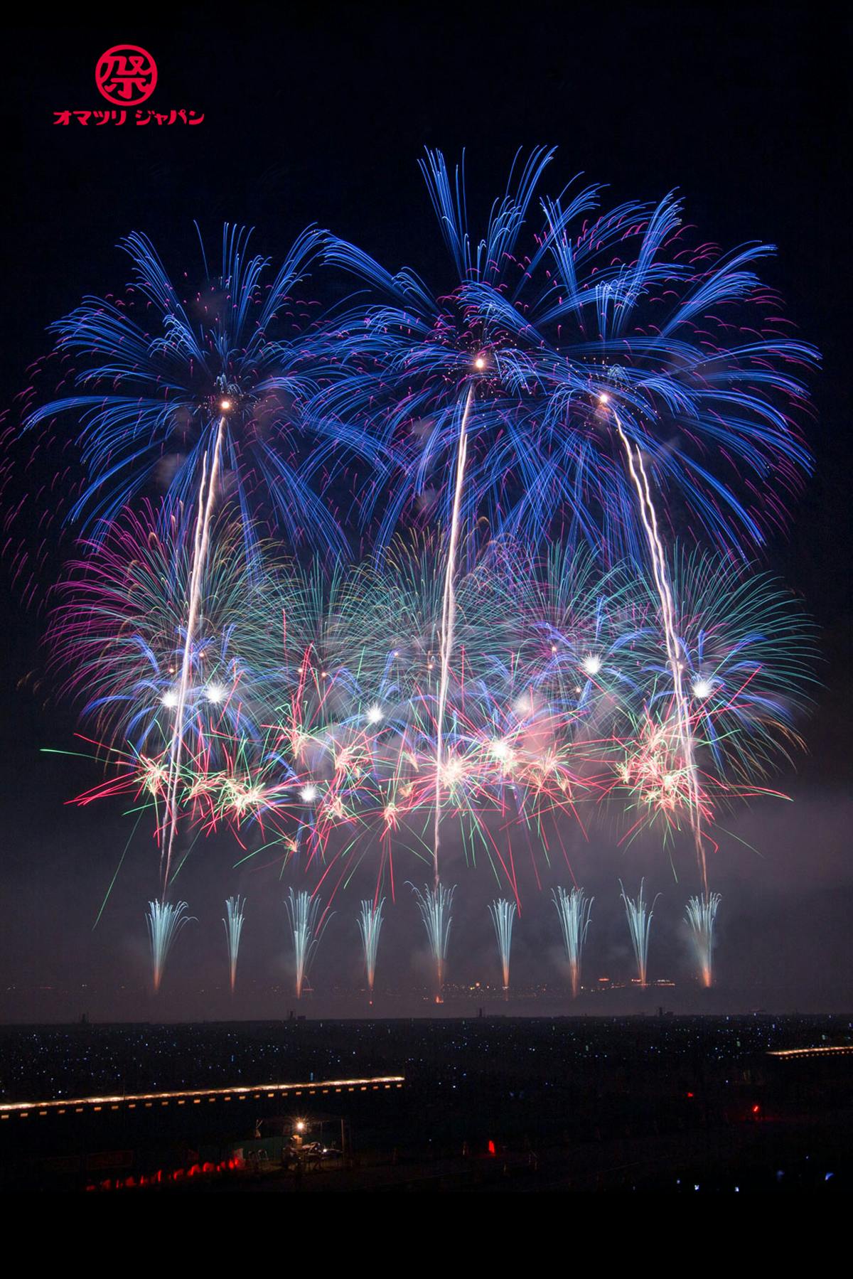 尺玉以上の大きな花火が見られる8月のおすすめ花火大会10選 オマツリジャパン あなたと祭りをつなげるメディア 尺玉以上の大きな花火が見られる8月のおすすめ花火大会10選 オマツリジャパン あなたと祭りをつなげるメディア