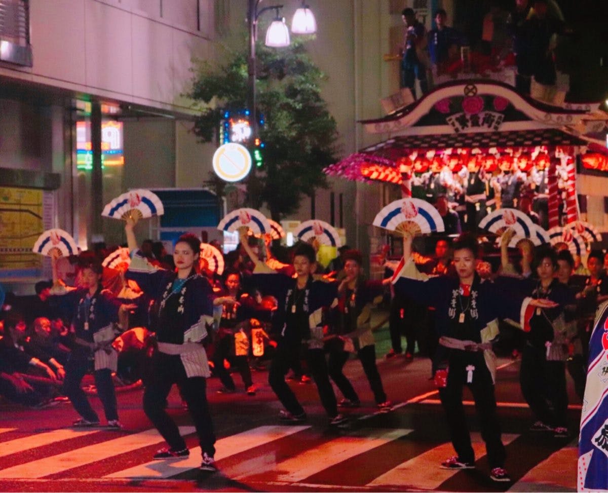 静岡の奇祭「島田大祭 帯まつり」2本の大太刀に金襴緞子の丸帯を