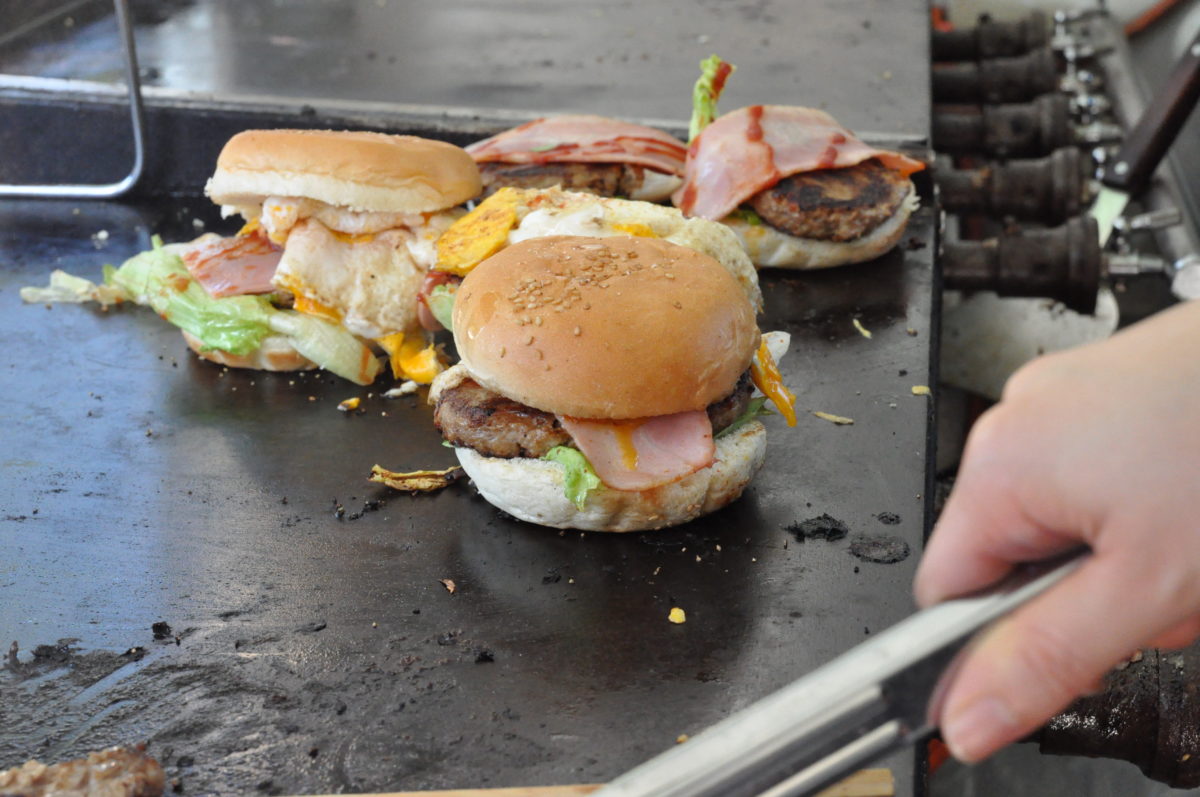神宮外苑いちょう祭り