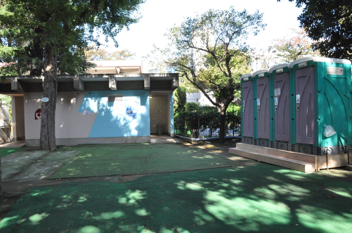 神宮外苑いちょう祭り