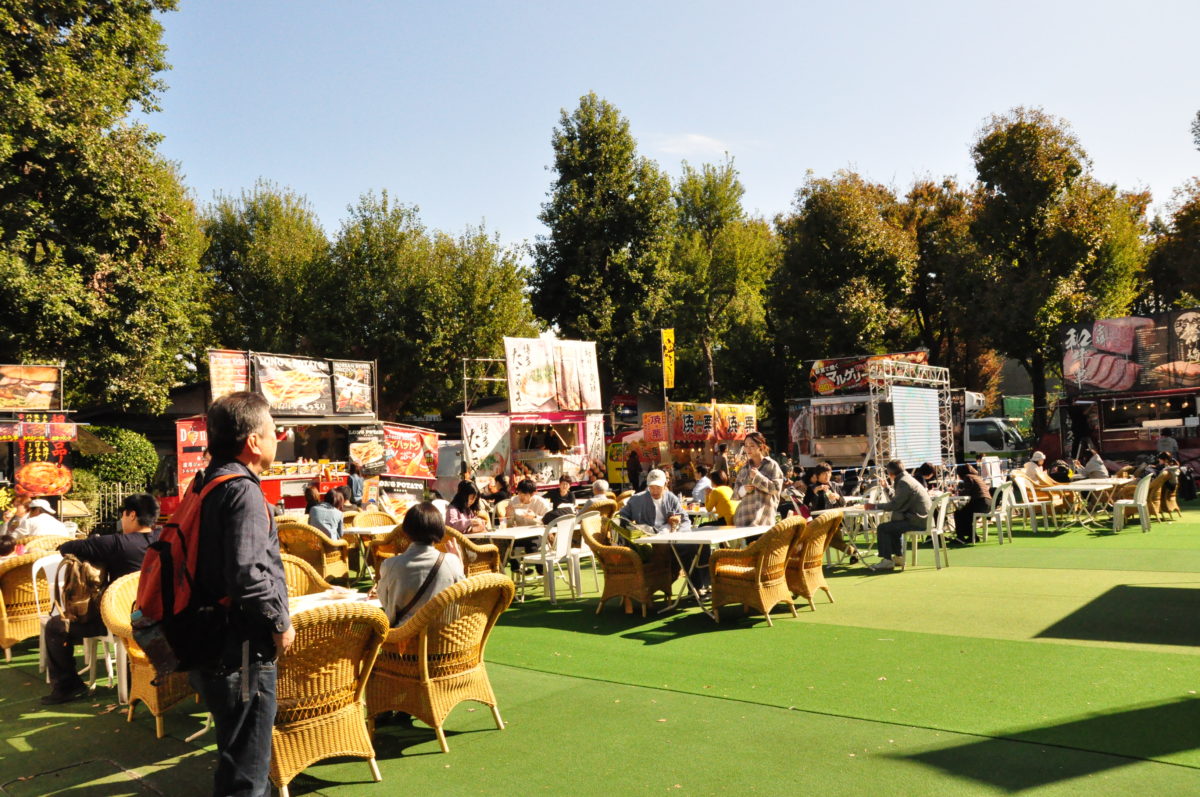 神宮外苑いちょう祭り