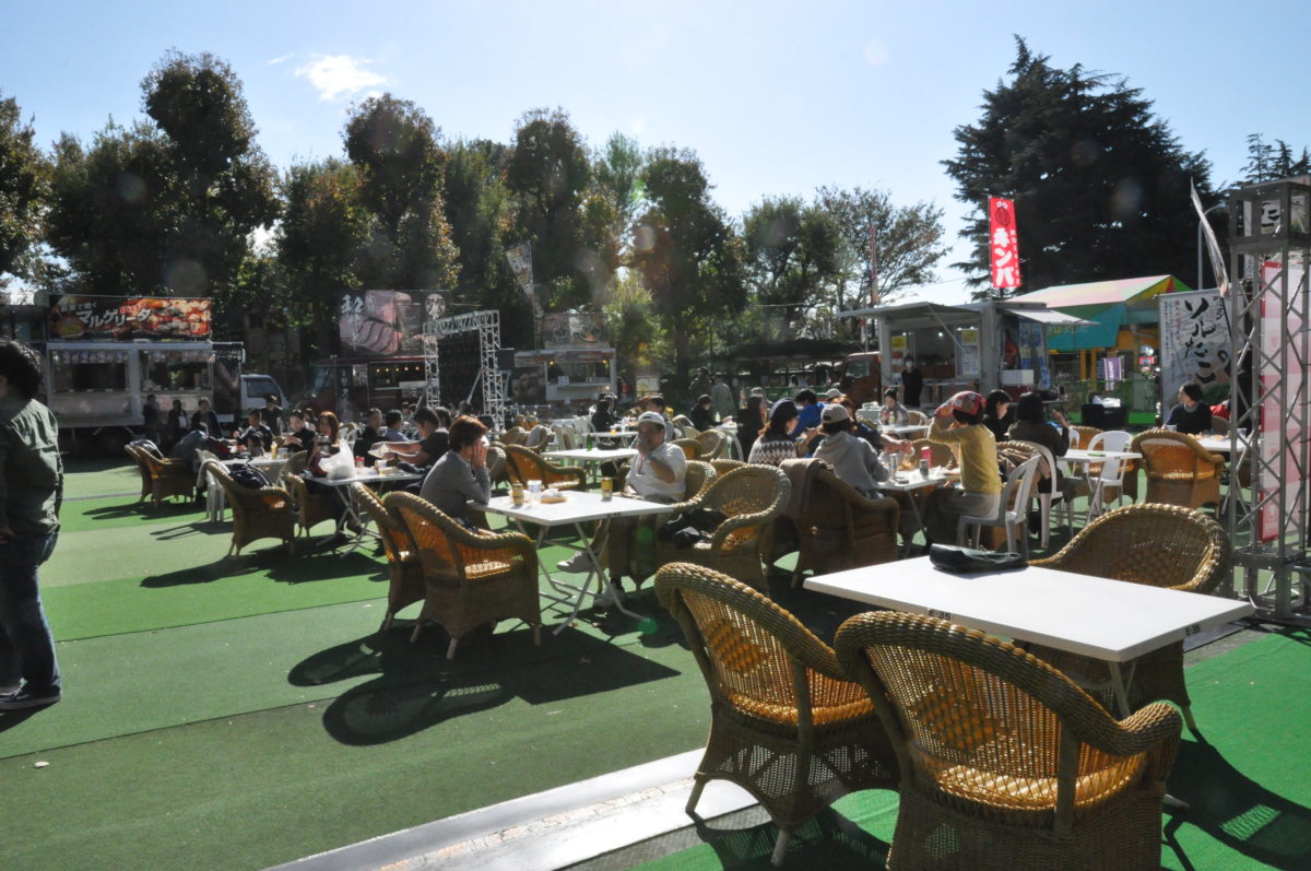 神宮外苑いちょう祭り