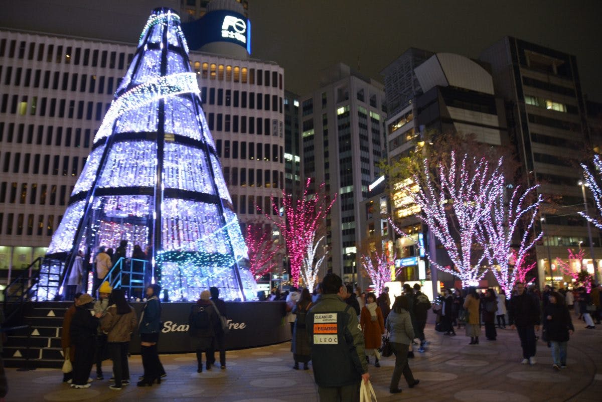 日比谷マジックタイム イルミネーション のスターライトツリーで宇宙船を体感 オマツリジャパン あなたと祭りをつなげるメディア 日比谷マジックタイム イルミネーション のスターライトツリーで宇宙船を体感 オマツリジャパン あなたと祭りをつなげるメディア