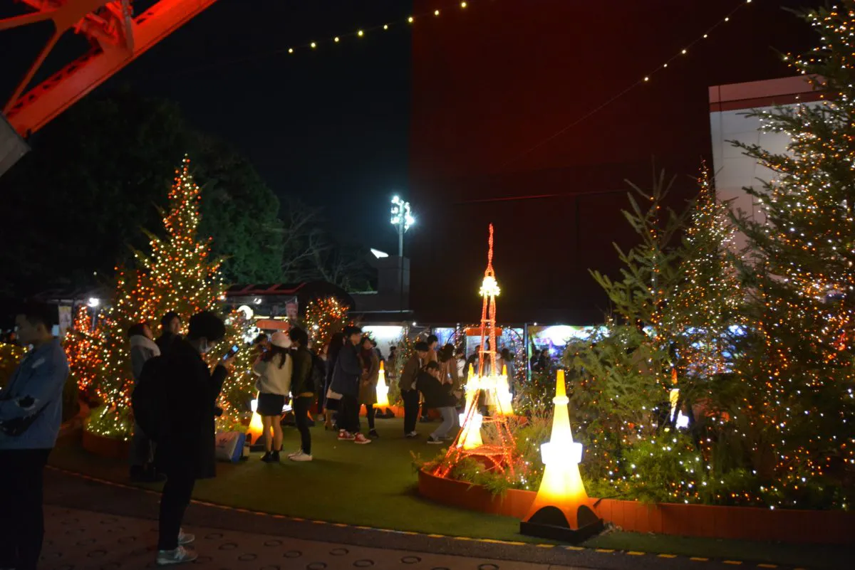 東京タワーウィンターファンタジー 東京タワーのライトアップにコラボする キャンドルタワーのイルミネーション オマツリジャパン あなたと祭りをつなげるメディア