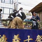 「赤穂義士祭」100年を超えて開催され続ける祭の歴史的背景を元禄絵巻で物語る「忠臣蔵名場面の山車」