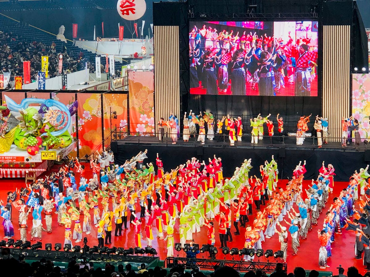 『ふるさと祭り東京』の『お祭りひろば』。こちらは2019年の『みんなでよさこい総踊り』の様子