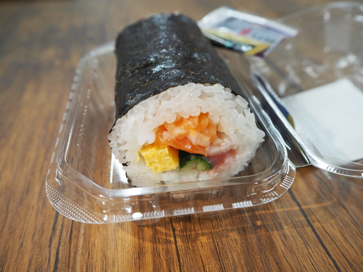 ファミリーマートの海鮮恵方巻き2020