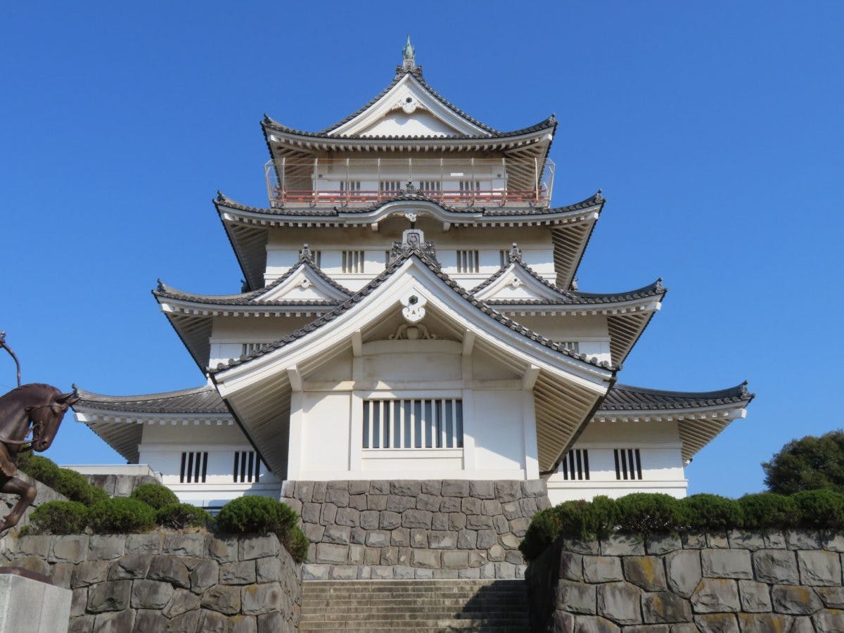 オマツリジャパンに登録をしてお祭りをもっと楽しもう!【千葉城さくら祭り】再建された天守閣を彩る亥鼻公園のソメイヨシノ