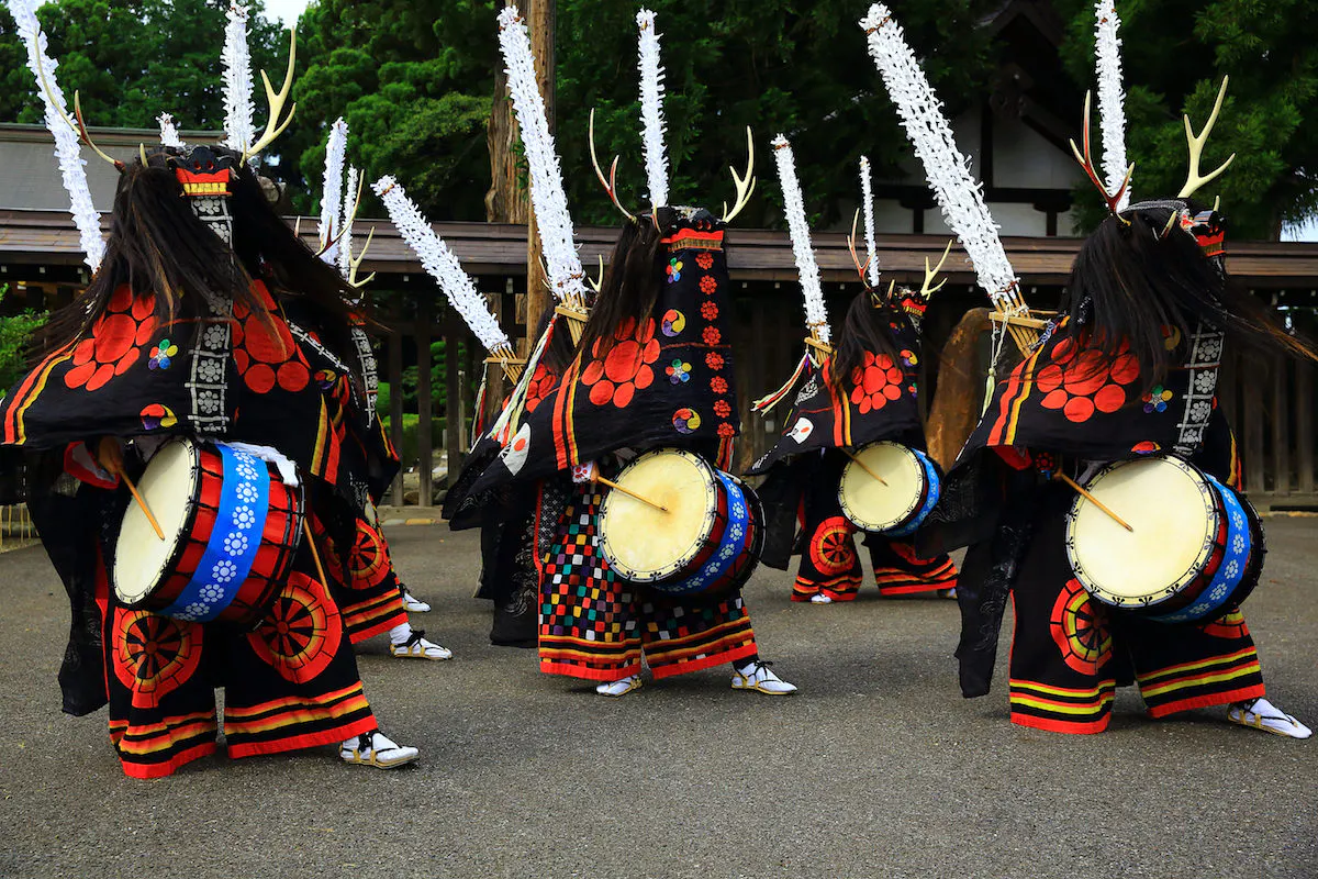 太鼓の音で疫病退散 全国の個性が強すぎる太鼓踊り7選 鹿踊から仮面神まで オマツリジャパン あなたと祭りをつなげるメディア