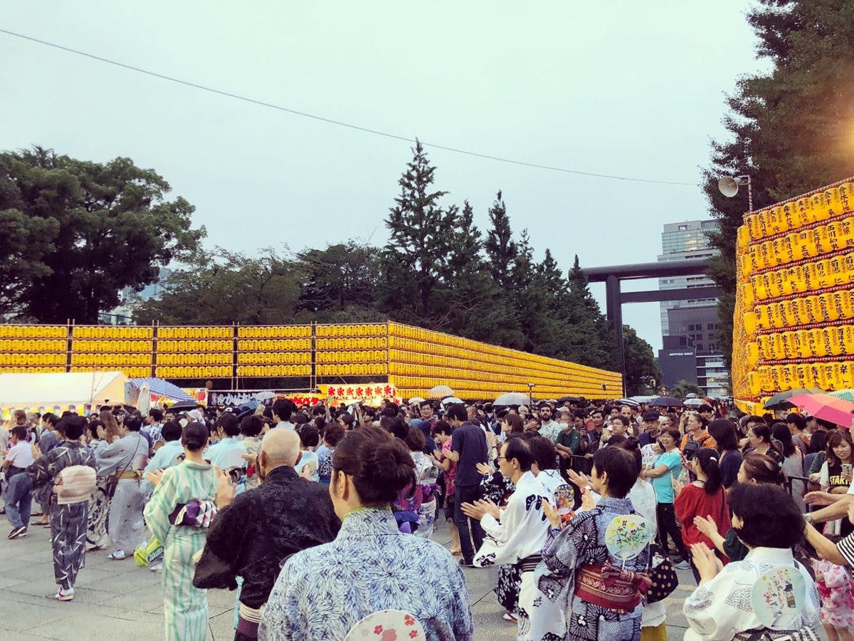 みたままつり納涼民踊のつどい 靖国神社に集い踊る 東京を代表する盆踊り オマツリジャパン 毎日 祭日 みたままつり納涼民踊のつどい 靖国神社に集い踊る 東京を代表する盆踊り オマツリジャパン 毎日 祭日