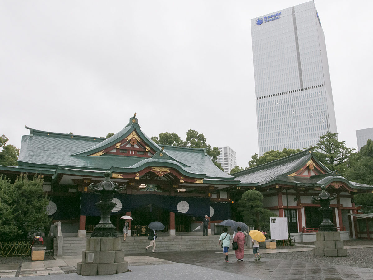 美しく風格のある本殿