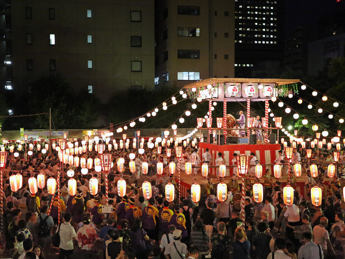 都内随一、美しく華やかな築地本願寺の櫓