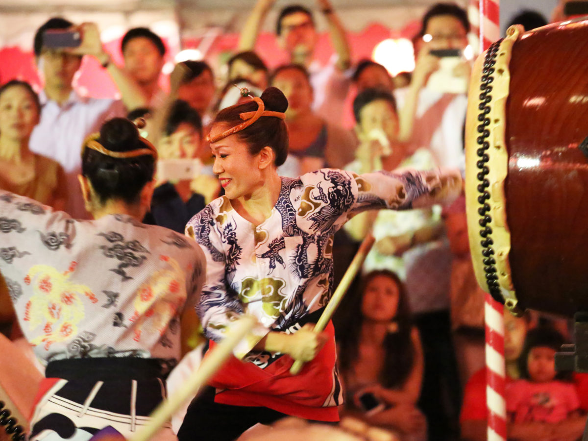 海外公演も精力的に行う大江戸助六太鼓は、大人数で参戦する