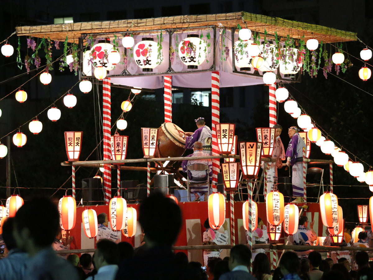築地本願寺太鼓保存会の盆太鼓は、長年築地に受け継がれた安定の演奏だ