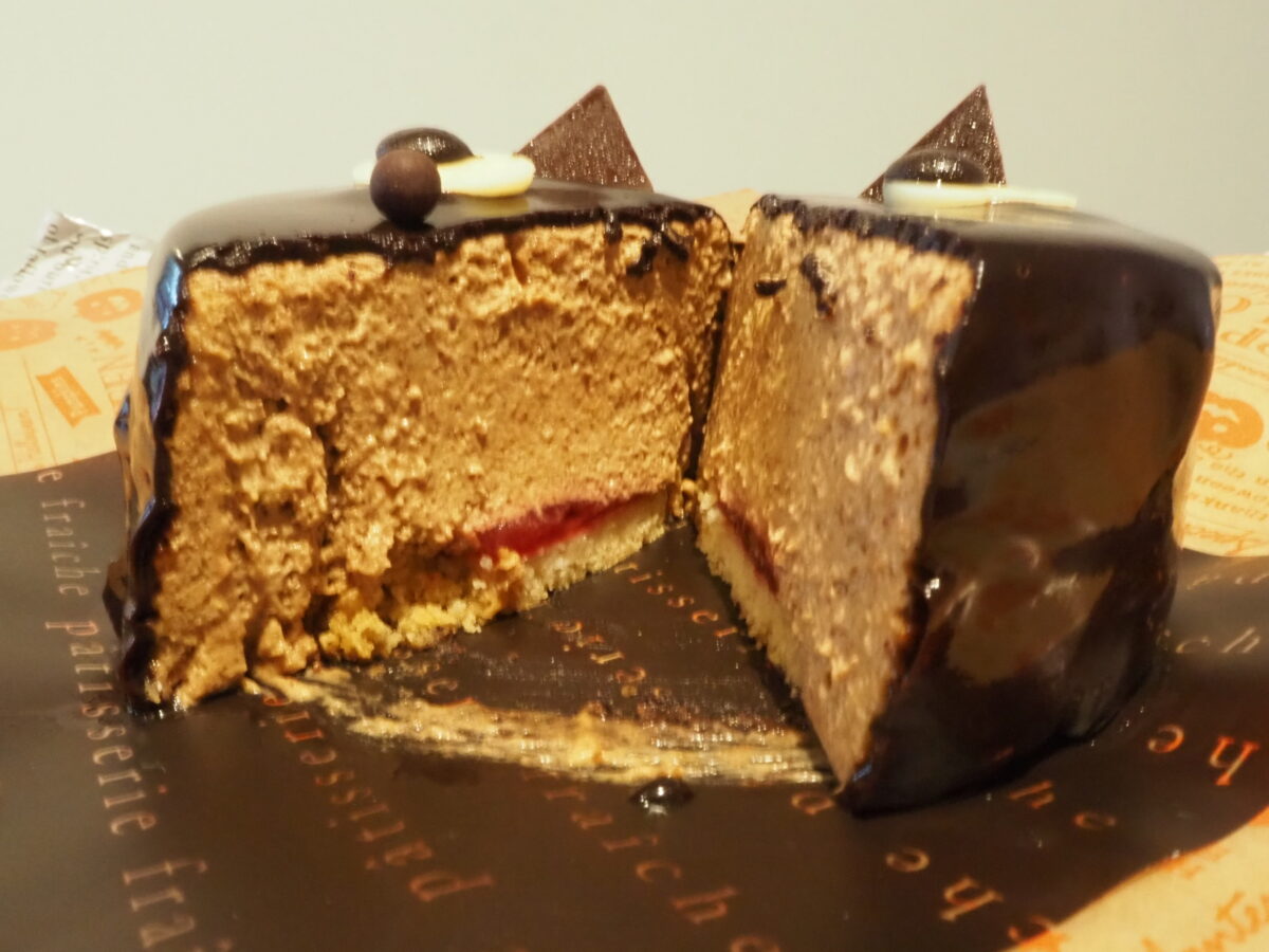 シャトレーゼのハロウィン 黒ねこ