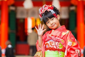 七五三の由来と男女別・年齢別の衣装の基本を解説