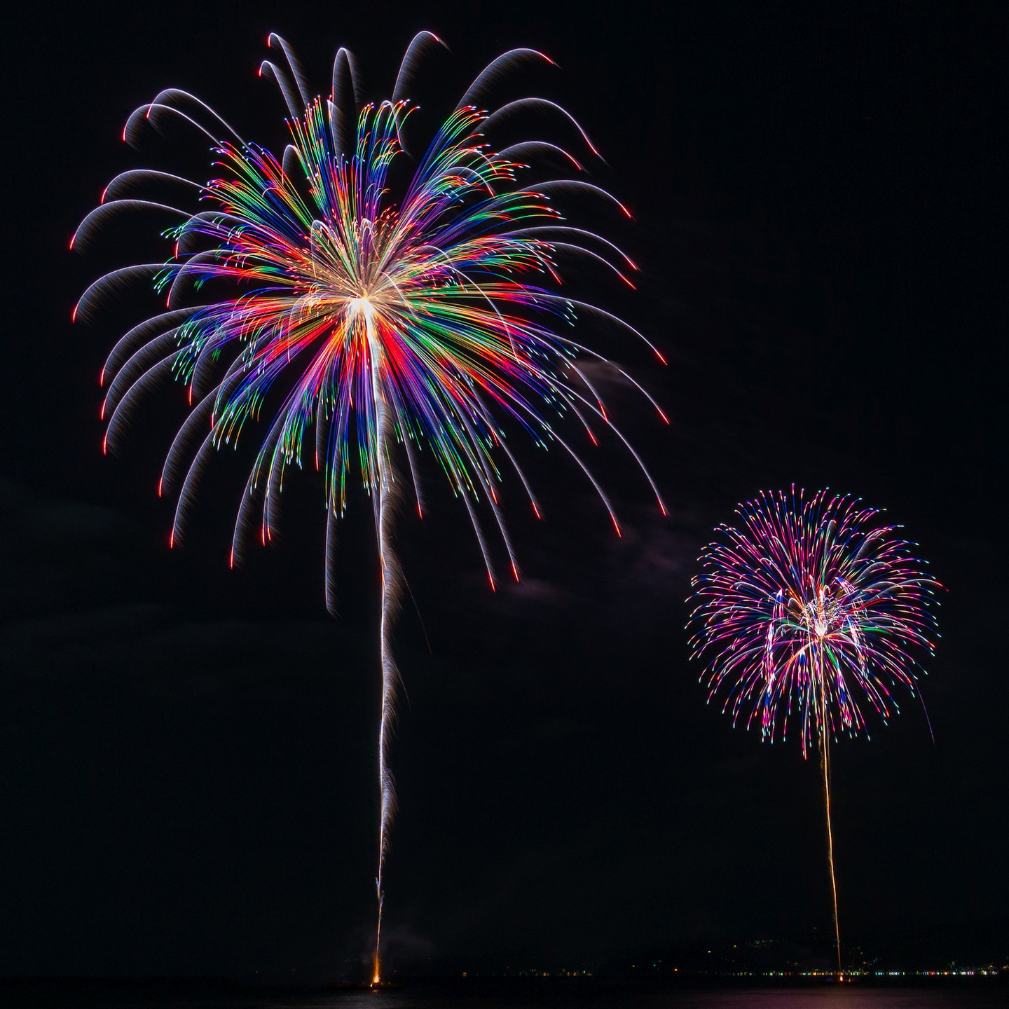 カラフルな花火