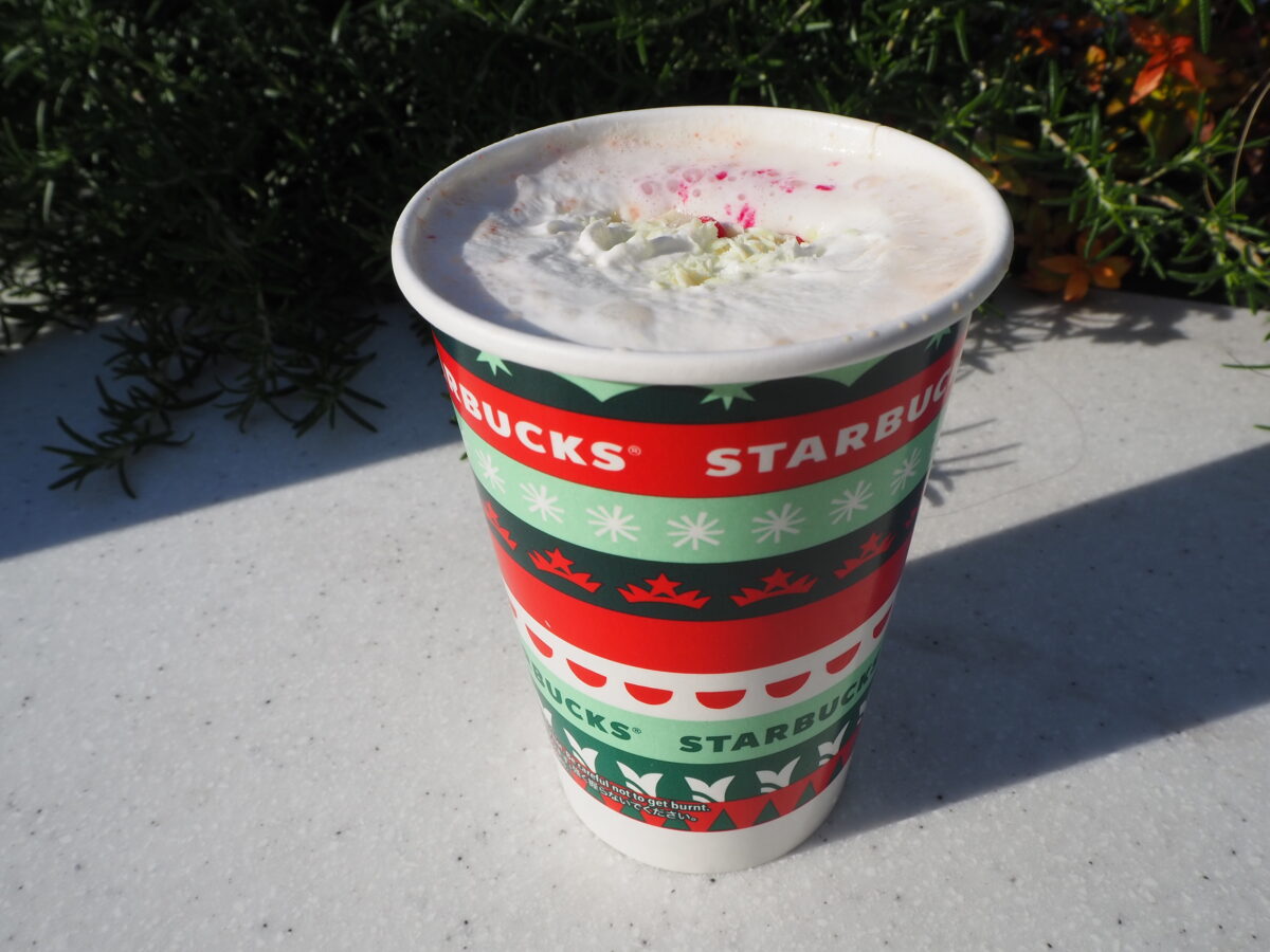 スターバックスのベリー×ベリー ホワイト モカ