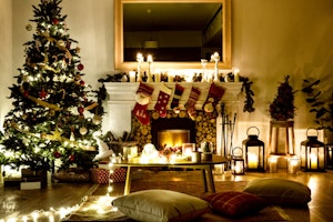 クリスマスは12月25日ではなかった？サンタやツリーの由来は？