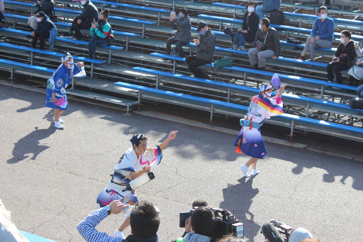 徳島県阿波踊り協会の連長による流し踊り