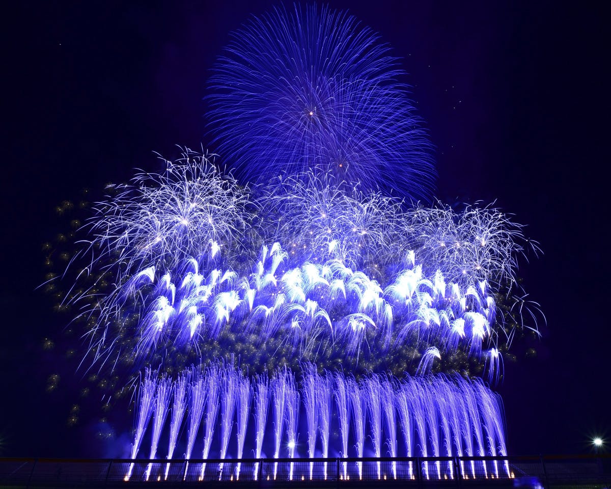 三陸花火大会 コロナで沈んだ世界を照らす 復興と歓喜の花火 オマツリジャパン 毎日 祭日