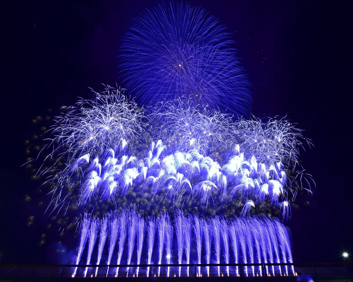 三陸花火大会 コロナで沈んだ世界を照らす 復興と歓喜の花火 オマツリジャパン 毎日 祭日 三陸花火大会 コロナで沈んだ世界を照らす 復興と歓喜の花火 オマツリジャパン 毎日 祭日