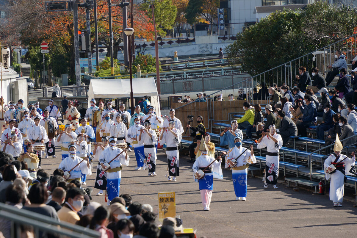 徳島県阿波踊り協会による流し踊り