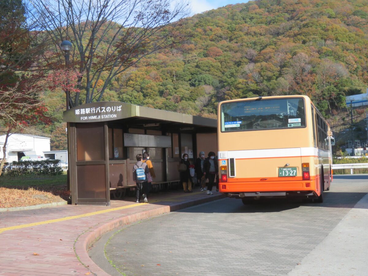 書写山・秋の探訪】弁慶が修行を積んだと伝わる姫路市の圓教寺を彩る紅葉｜株式会社オマツリジャパン