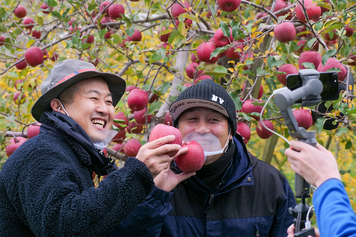 最後はオンラインで参加者と記念写真