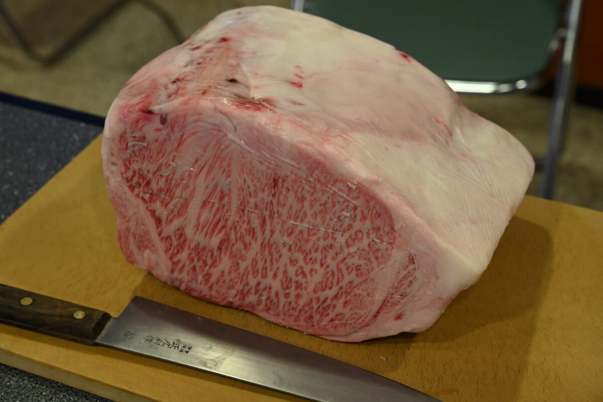 A5ランクの霜降り牛